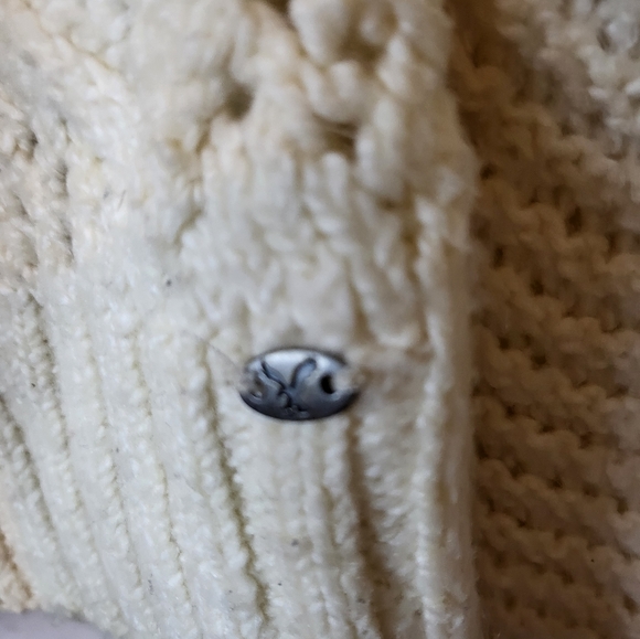 Cream American Eagle Outfitters Knitted Sweater size Small - Picture 6 of 7